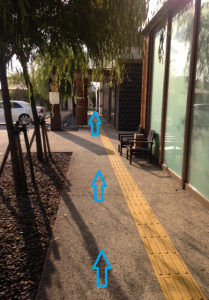 ペットフロントまでの道